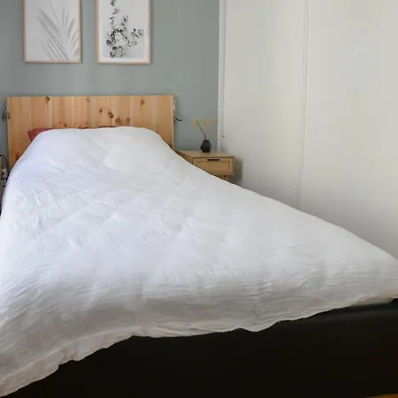 Renovated Bright Apartment In Paris Apartment *